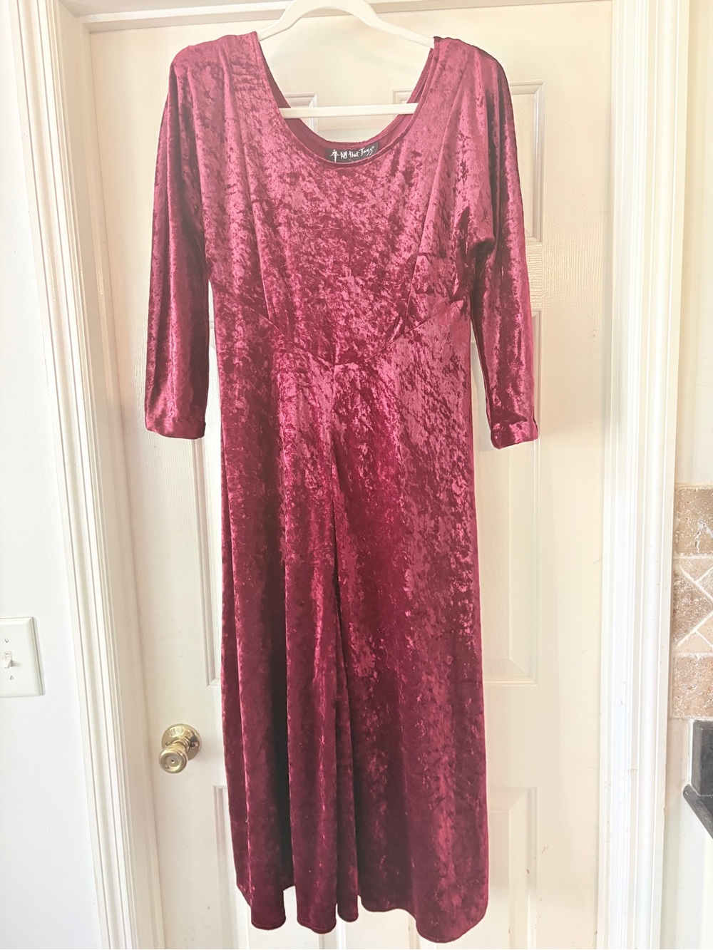 All That Jazz VTG Burgundy Crushed Velvet 3/4 Sleeve Rosette Cinch Clip Dress